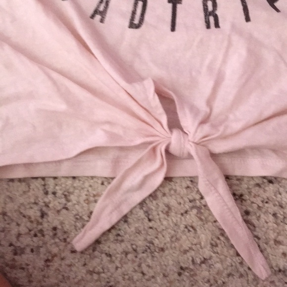 Weekends Are For Roadtrips Cropped Shirt - Picture 3 of 4